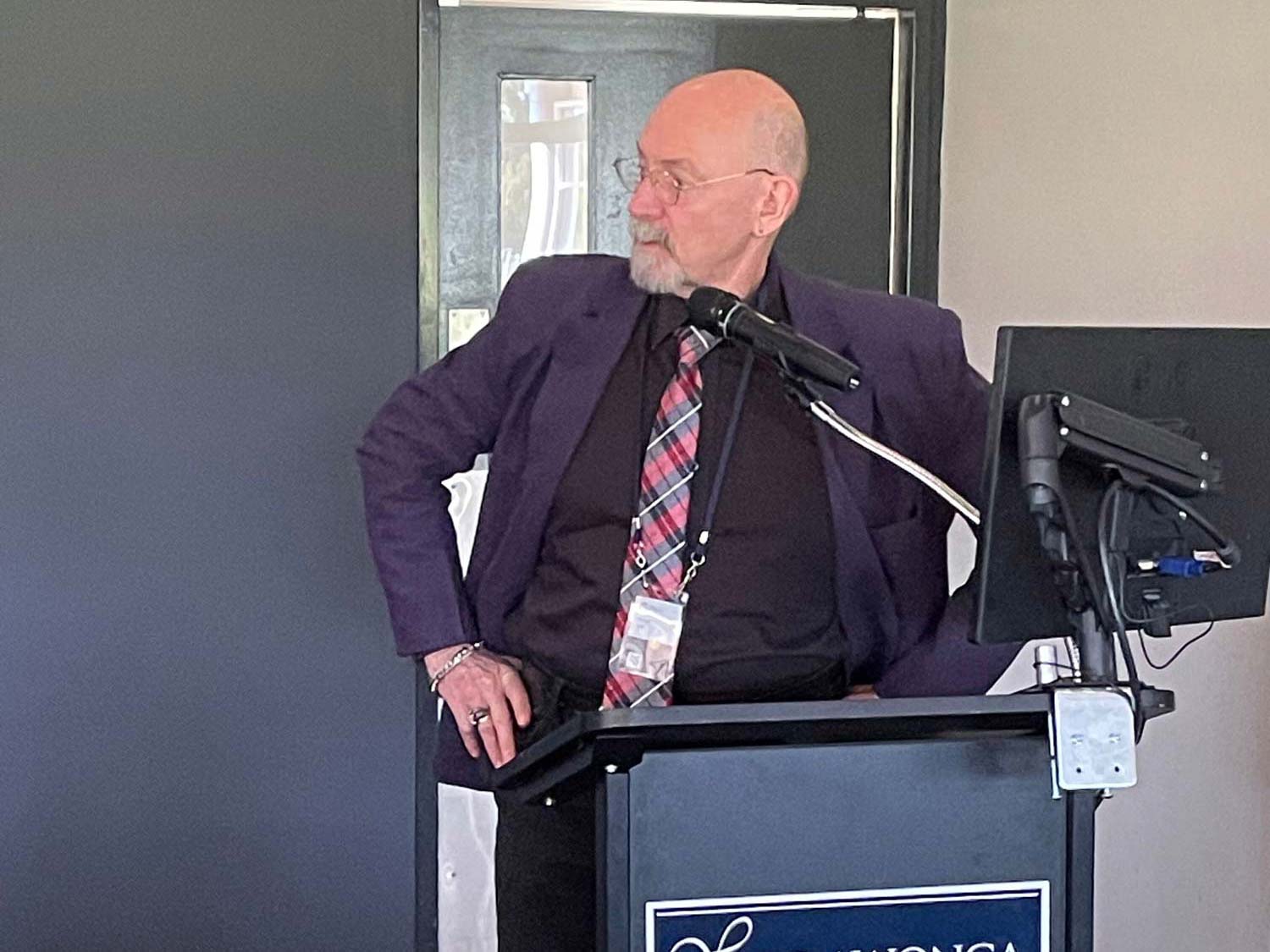 conference-page_IMG_9674---crop